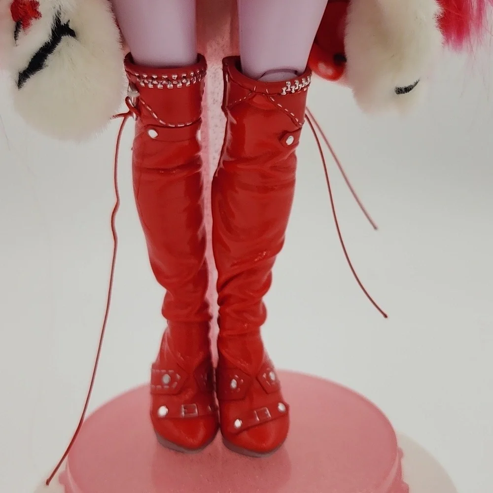Rainbow/Shadow High Rosie Red Red-Haired Fashion Doll with‎ Floral Coat